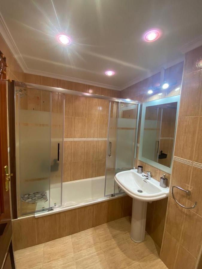 Apartamento En Complejo Residencial Rovacias Comillas Ngoại thất bức ảnh
